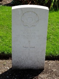 Klagenfurt War Cemetery - Wood, Henry